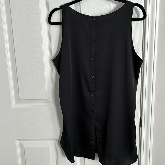 Loft Shell/tank sheer buttons down center back L like new condition - Picture 2 of 7